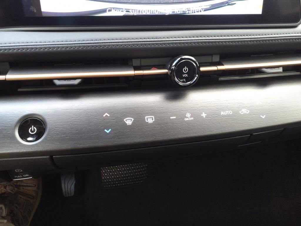 New 2025 Nissan Ariya AWD image 25