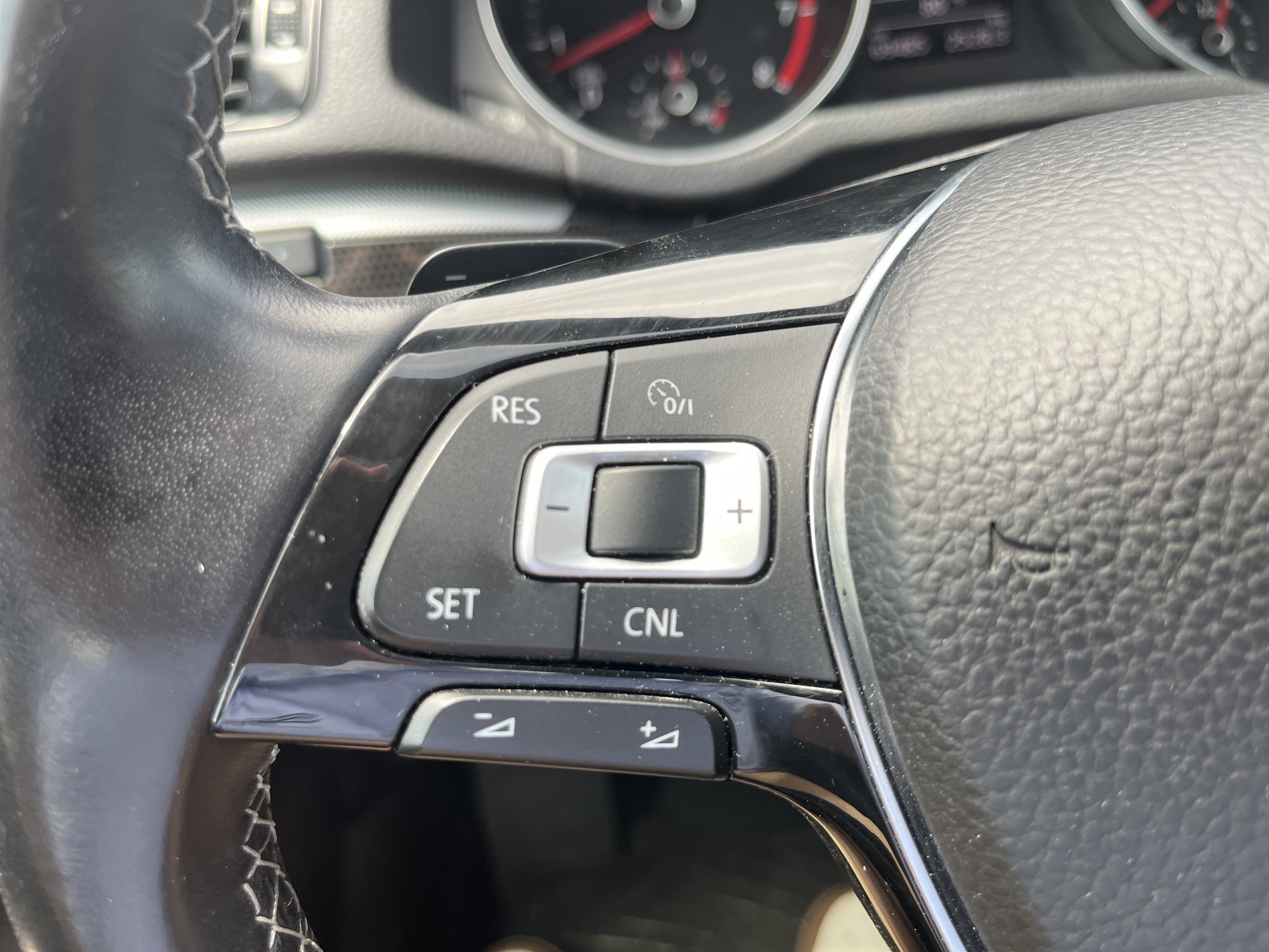 Used 2018 Volkswagen Passat GT FWD image 20