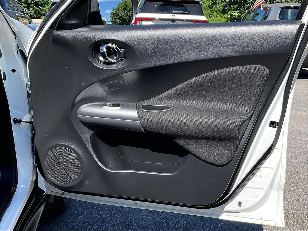 Used 2016 Nissan Juke SV AWD/4WD image 26