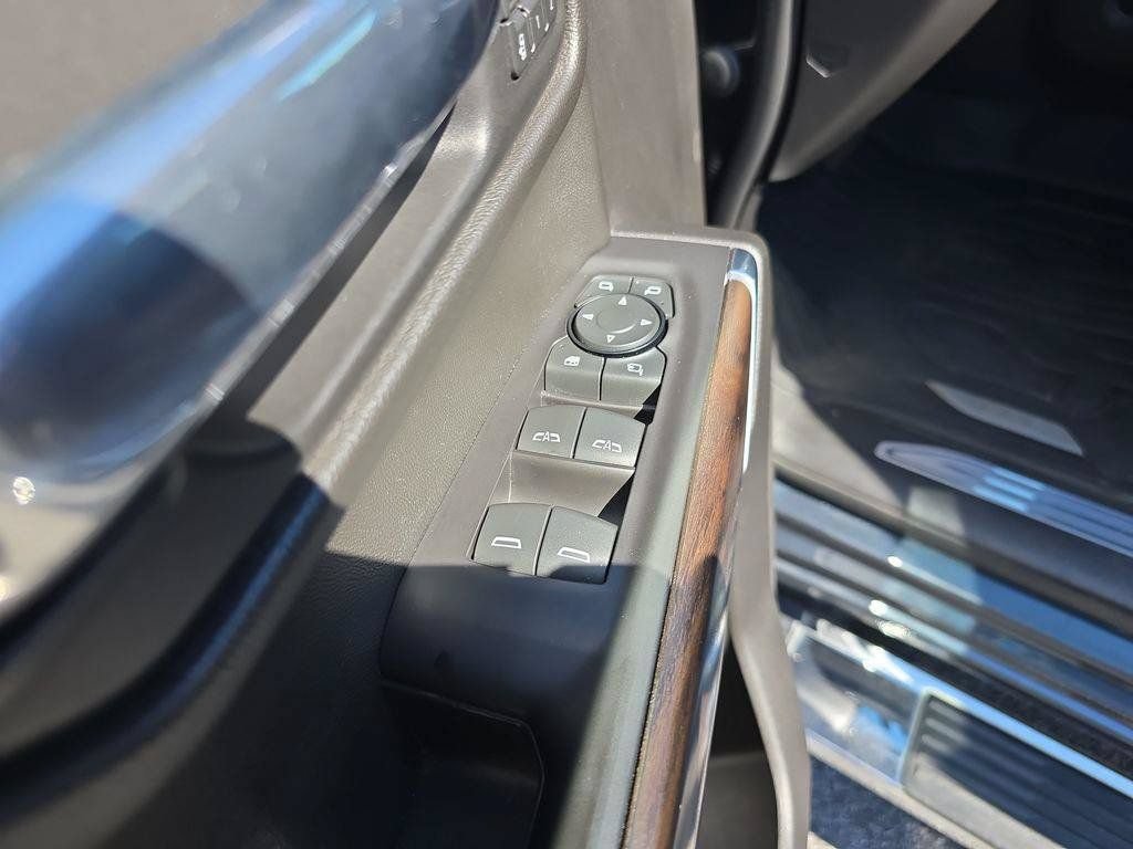 Used 2019 GMC Sierra 1500 SLT w/ SLT Premium Package AWD/4WD image 19