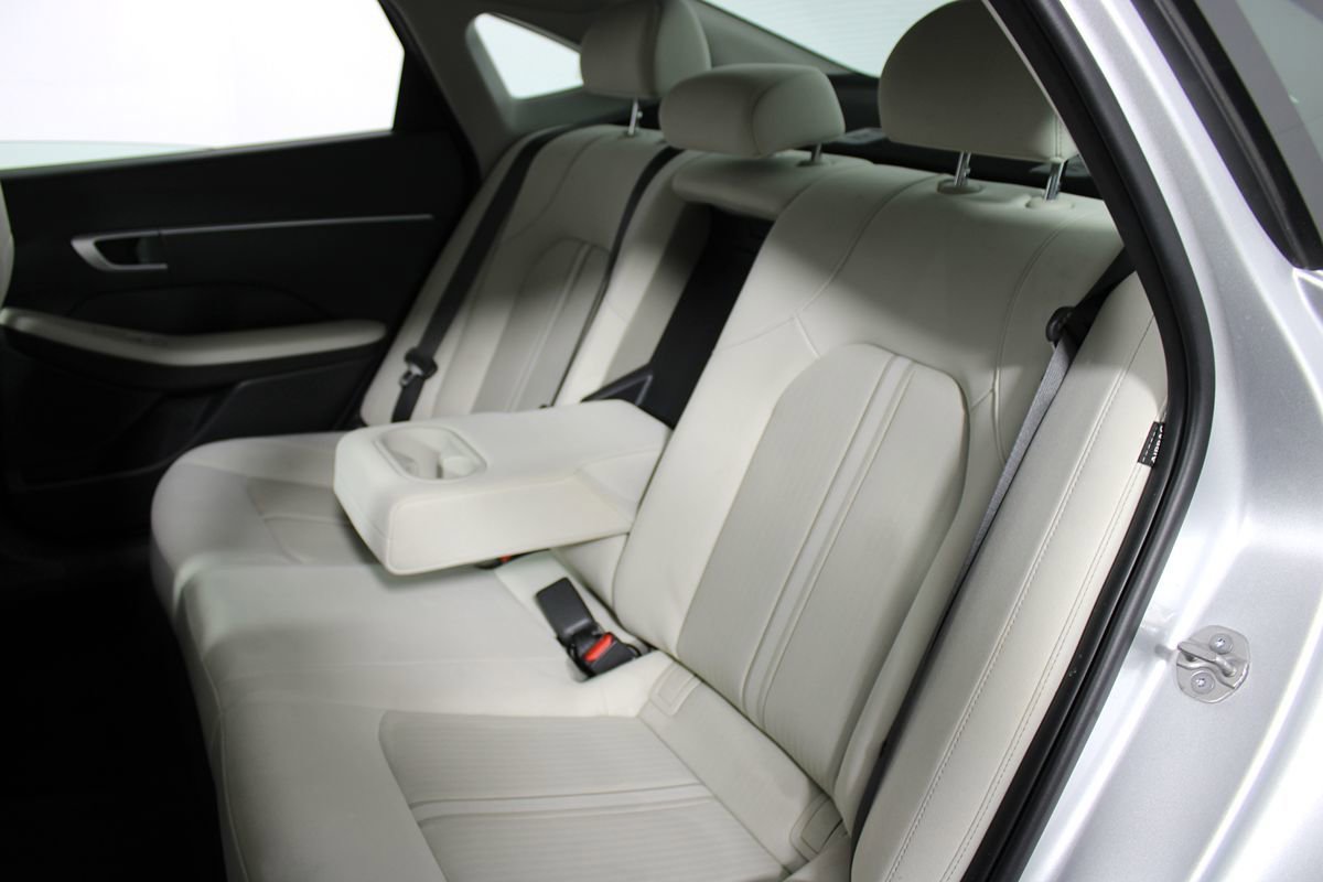 Used 2025 Hyundai Sonata SEL FWD image 25