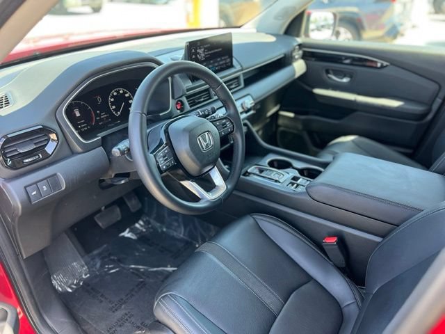 Used 2023 Honda Pilot Touring image 11