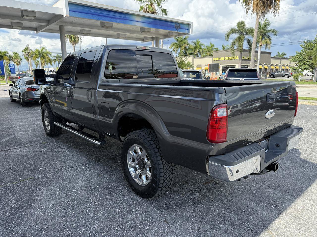 Used 2015 Ford F250 4x4 Crew Cab Super Duty image 4