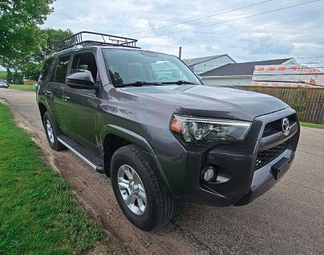 Used 2016 Toyota 4Runner SR5 AWD/4WD image 3