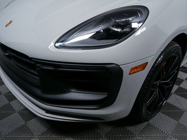 New 2026 Porsche Macan GTS image 37