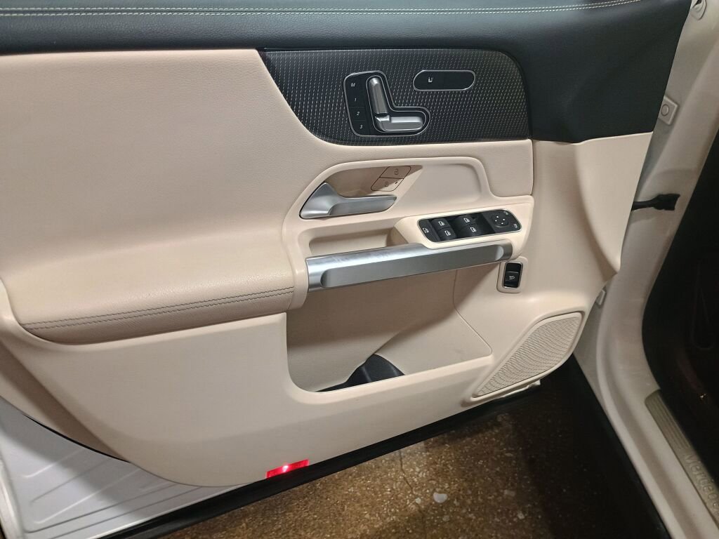 Certified 2021 Mercedes-Benz GLB 250 4MATIC image 6