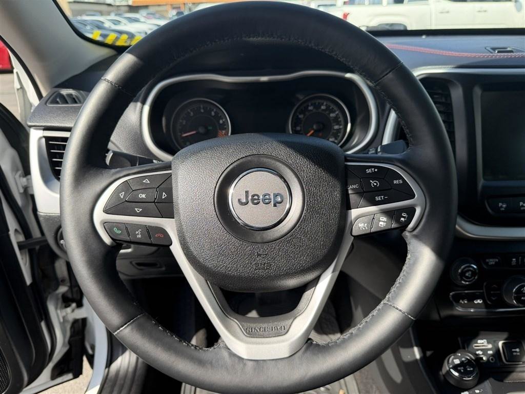 Used 2015 Jeep Cherokee Trailhawk w/ Comfort/Convenience Group image 25