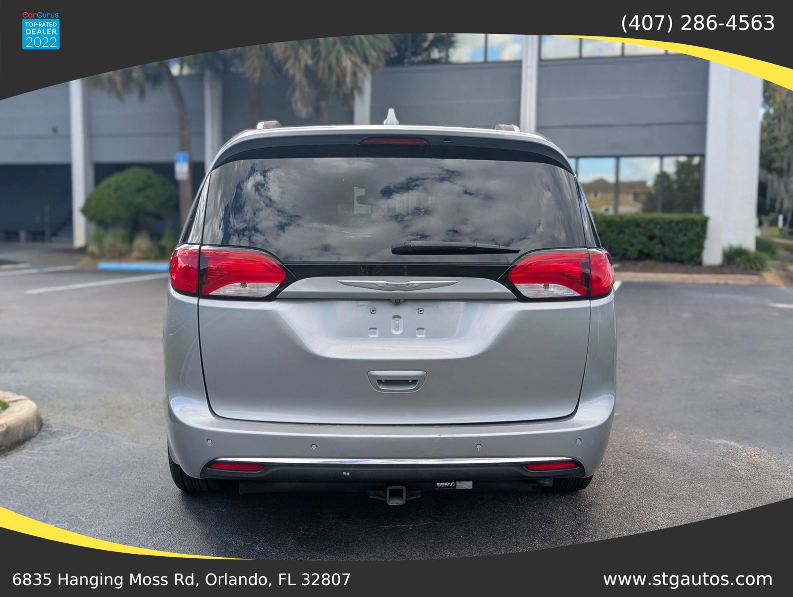 Used 2017 Chrysler Pacifica Touring-L Plus w/ Advanced Safetytec Group FWD image 4