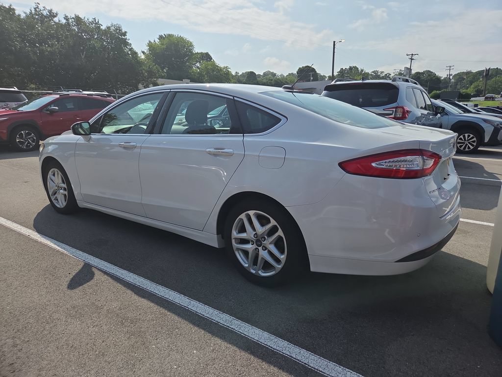 Used 2015 Ford Fusion SE w/ Equipment Group 202A FWD image 5