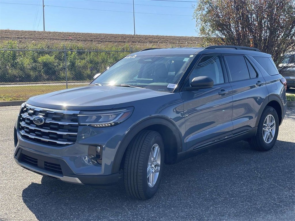 New 2026 Ford Explorer Active w/ Active Comfort Package image 7