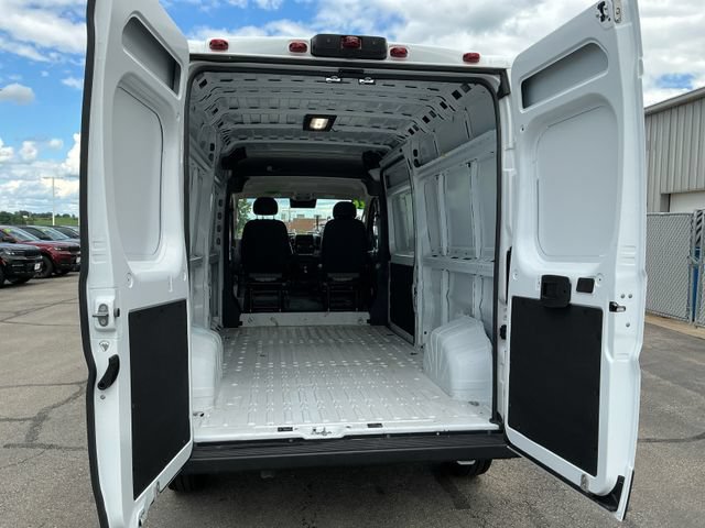 Used 2026 RAM ProMaster 2500 w/ Convenience Group FWD image 12