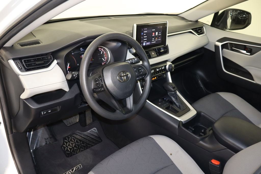 Used 2023 Toyota RAV4 XLE FWD image 25