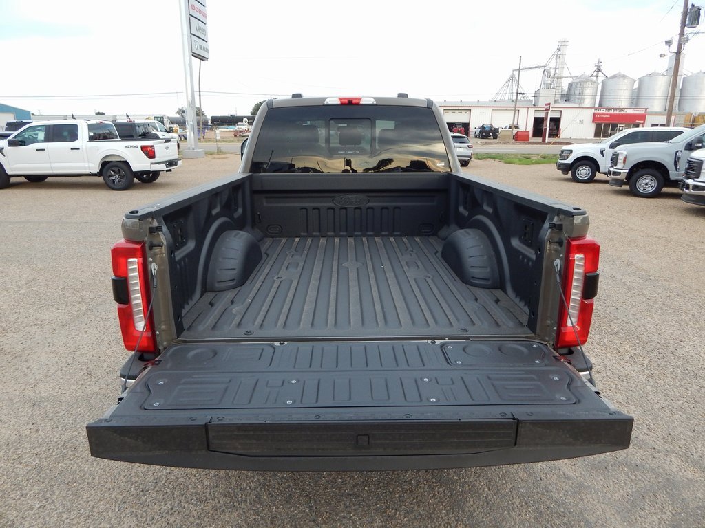 New 2026 Ford F250 4x4 Crew Cab Super Duty image 5