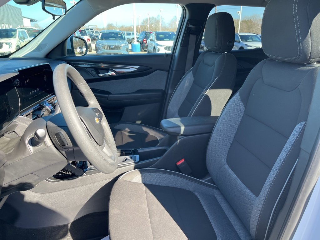 Used 2025 Chevrolet TrailBlazer LT image 13