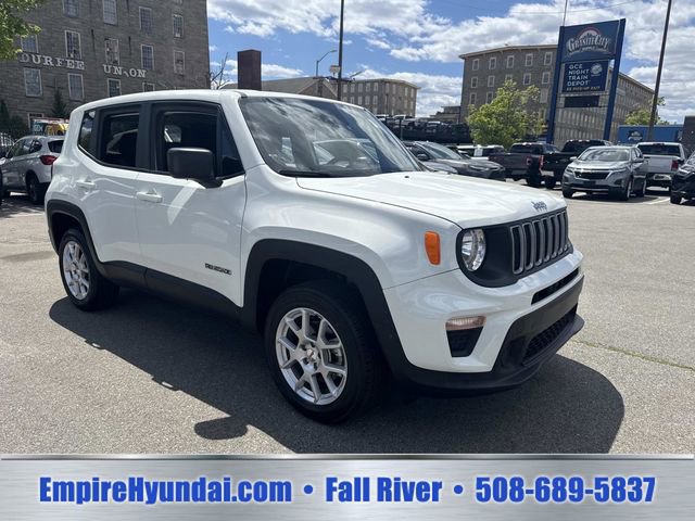 Used 2023 Jeep Renegade Latitude AWD/4WD image 2