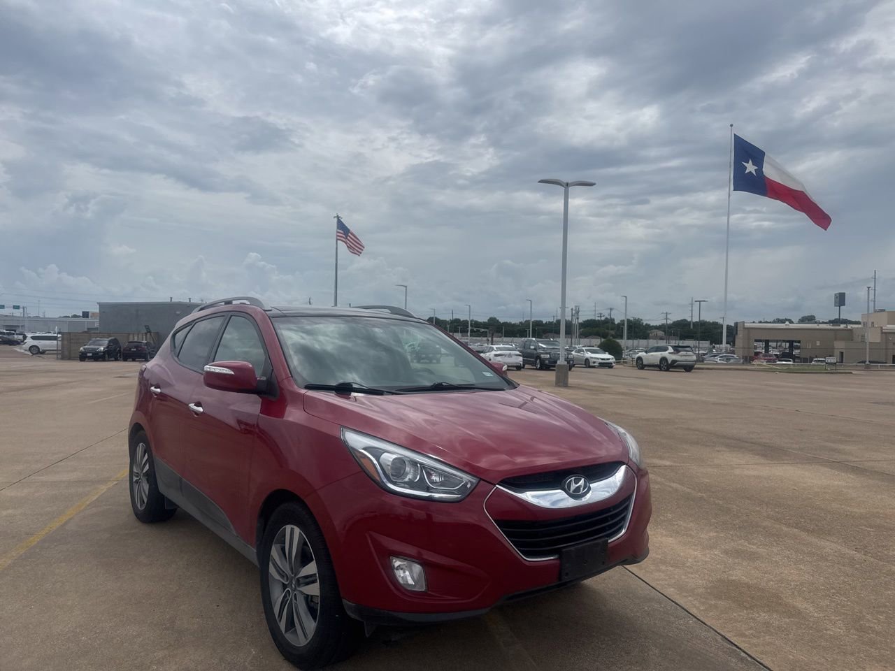 Used 2015 Hyundai Tucson Limited w/ Option Group 03 FWD image 2