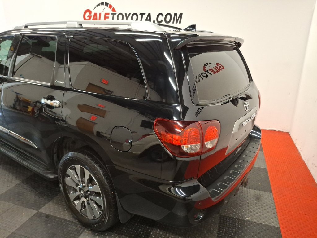 Used 2021 Toyota Sequoia Limited w/ Safety & Convenience Package AWD/4WD image 7