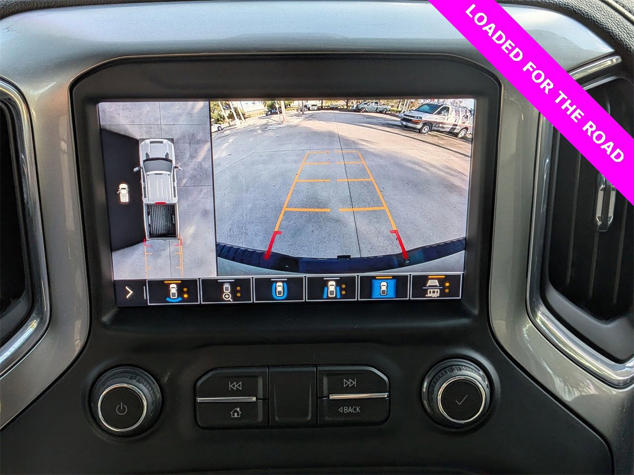 Used 2020 Chevrolet Silverado 2500 LTZ w/ LTZ Premium Package image 16