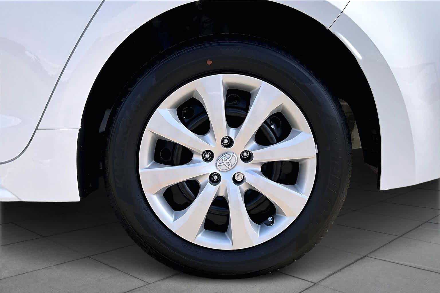 Used 2026 Toyota Corolla LE image 11