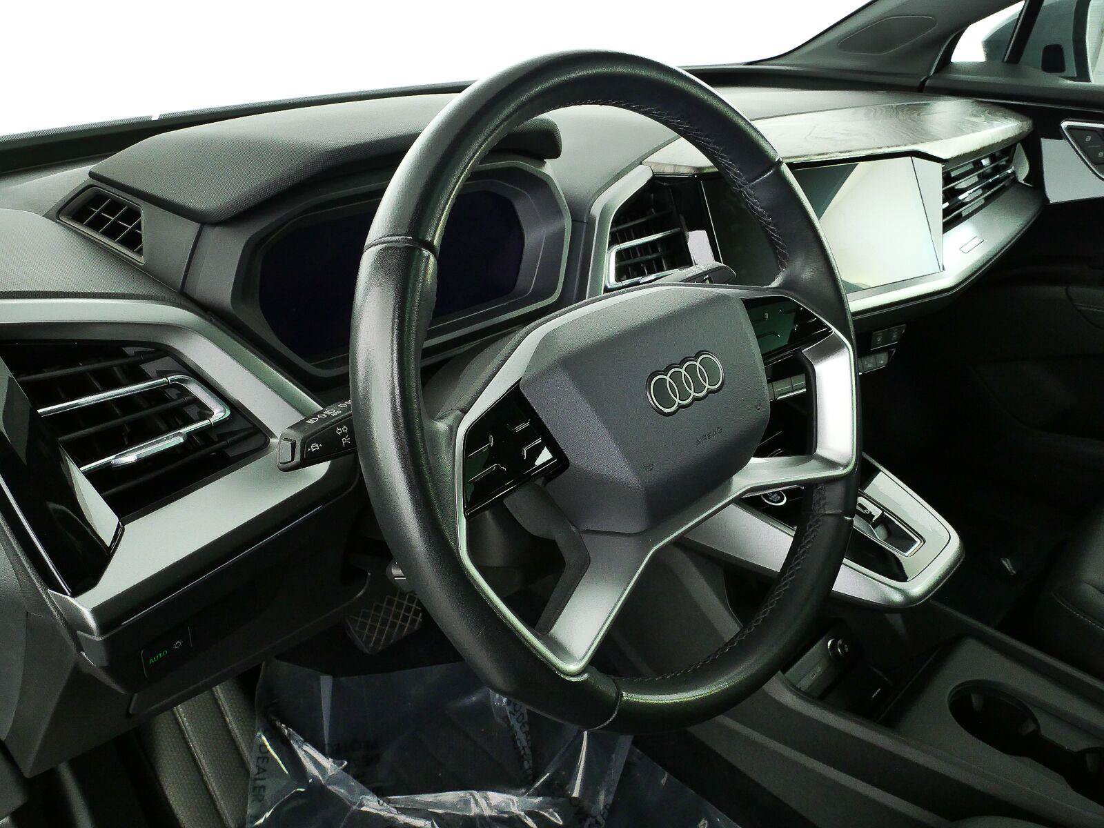 Used 2023 Audi Q4 e-tron Premium w/ Convenience Package AWD/4WD image 5
