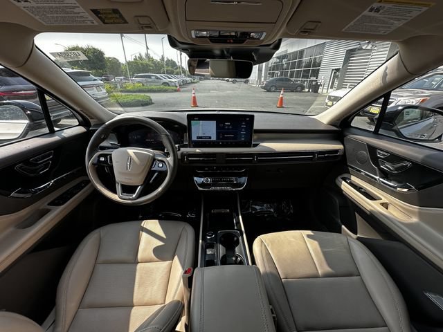Certified 2024 Lincoln Corsair AWD w/ Equipment Group 101A image 3