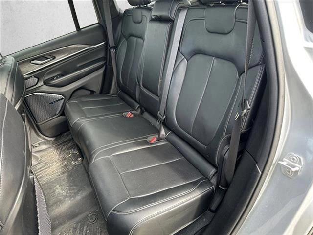 Used 2022 Jeep Grand Cherokee Overland AWD/4WD image 14
