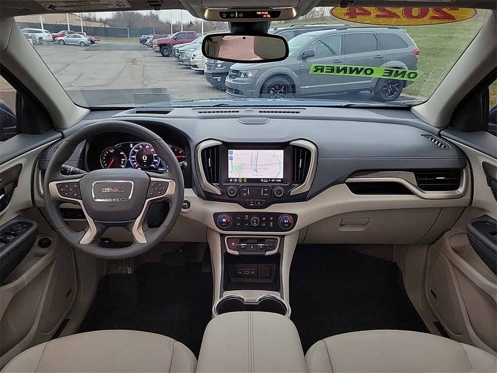 Used 2024 GMC Terrain Denali w/ Denali Premium Package image 8