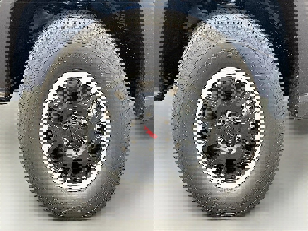 New 2025 Toyota Tacoma TRD Off-Road image 9