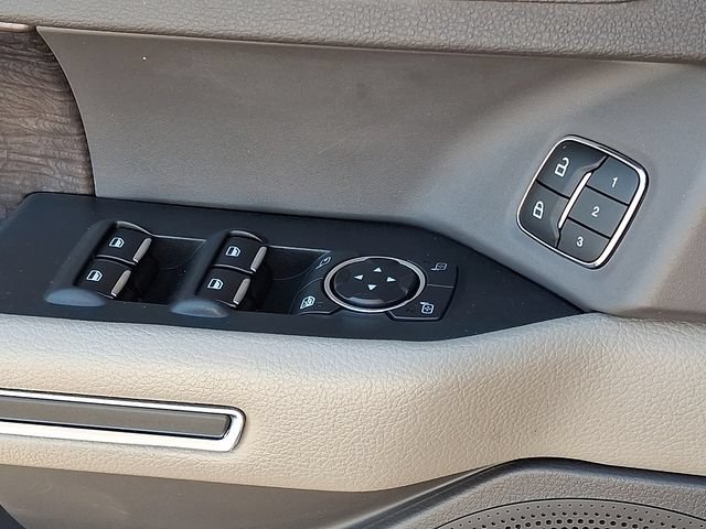 Used 2019 Ford Expedition Limited w/ Equipment Group 301A RWD image 23