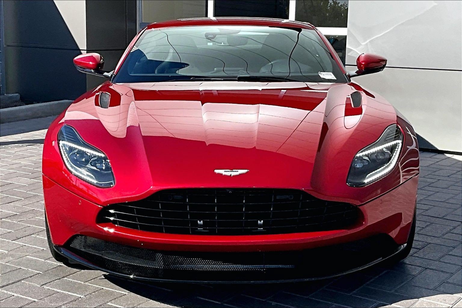 Used 2023 Aston Martin DB11 Coupe RWD image 2