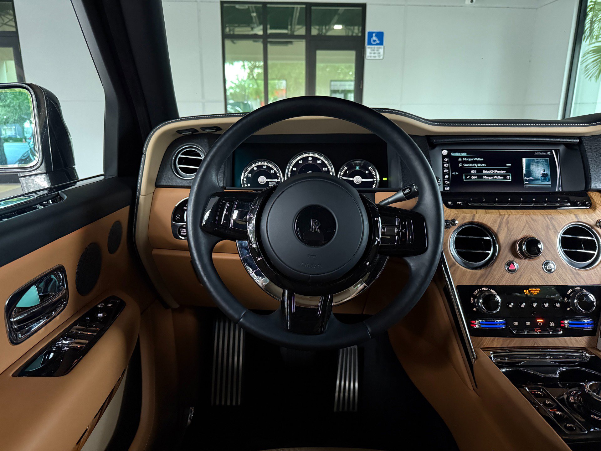 Used 2022 Rolls-Royce Cullinan AWD/4WD image 47