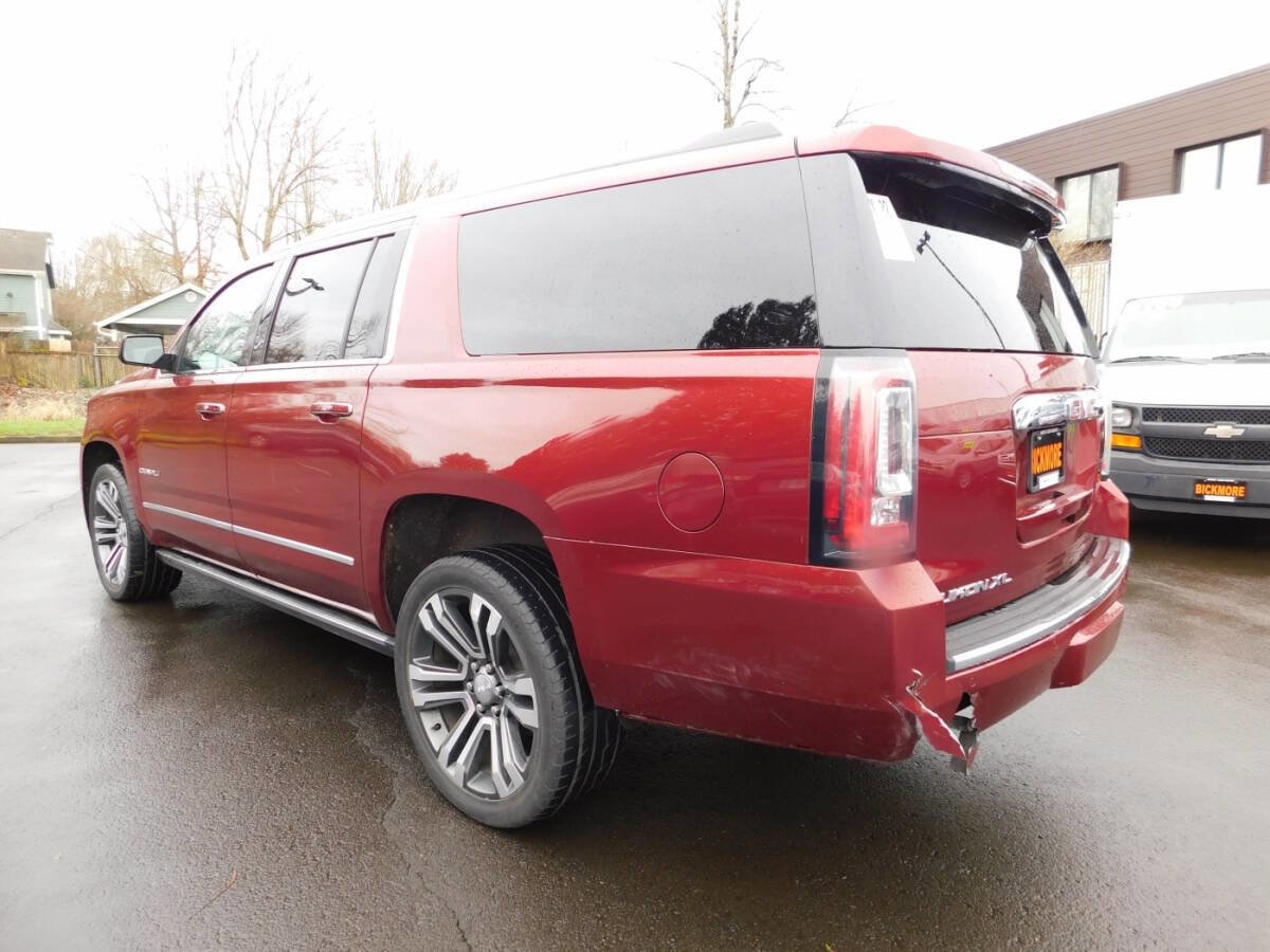 Used 2020 GMC Yukon XL Denali w/ Denali Premium Package image 3