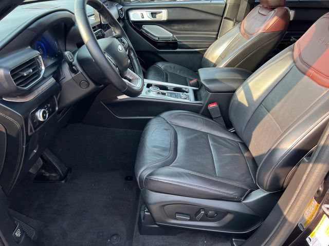 Certified 2023 Ford Explorer Platinum w/ Technology Package AWD/4WD image 23