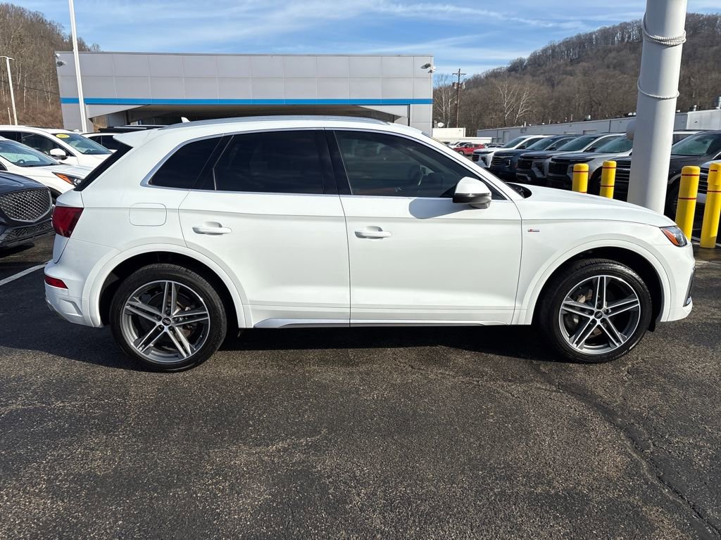 Used 2021 Audi Q5 e Premium Plus w/ Premium Plus Package image 6