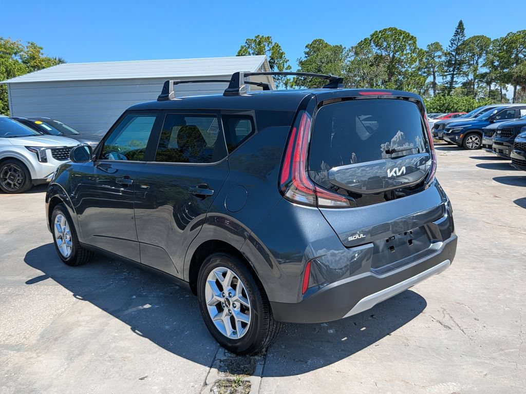 Certified 2023 Kia Soul LX w/ LX Technology Package FWD image 6