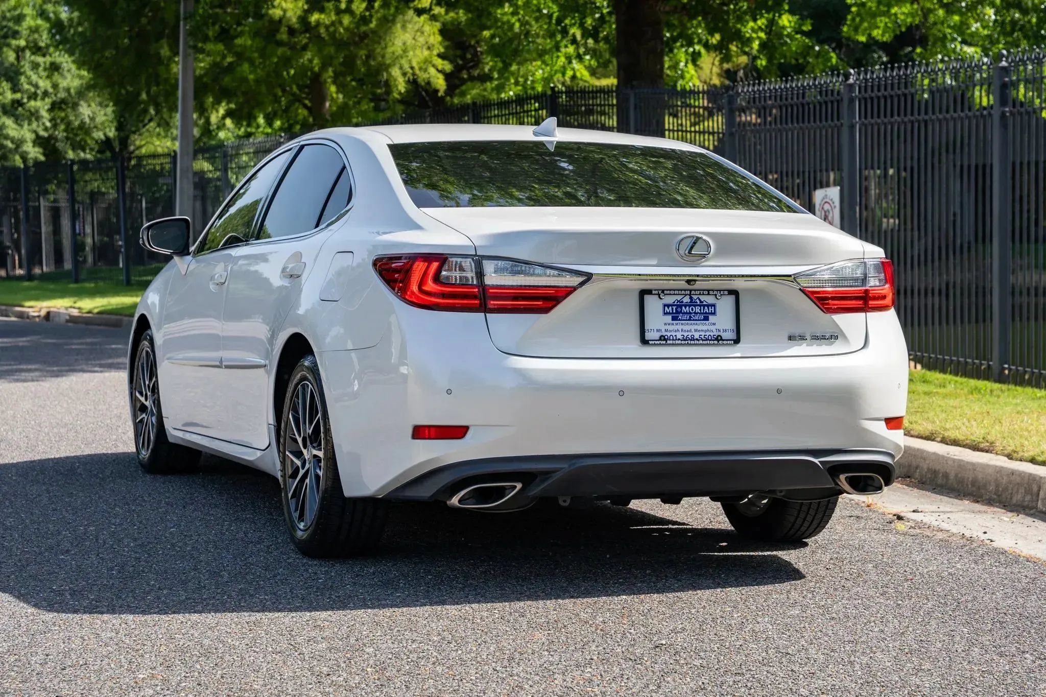 Used 2017 Lexus ES 350 w/ Luxury Package FWD image 7
