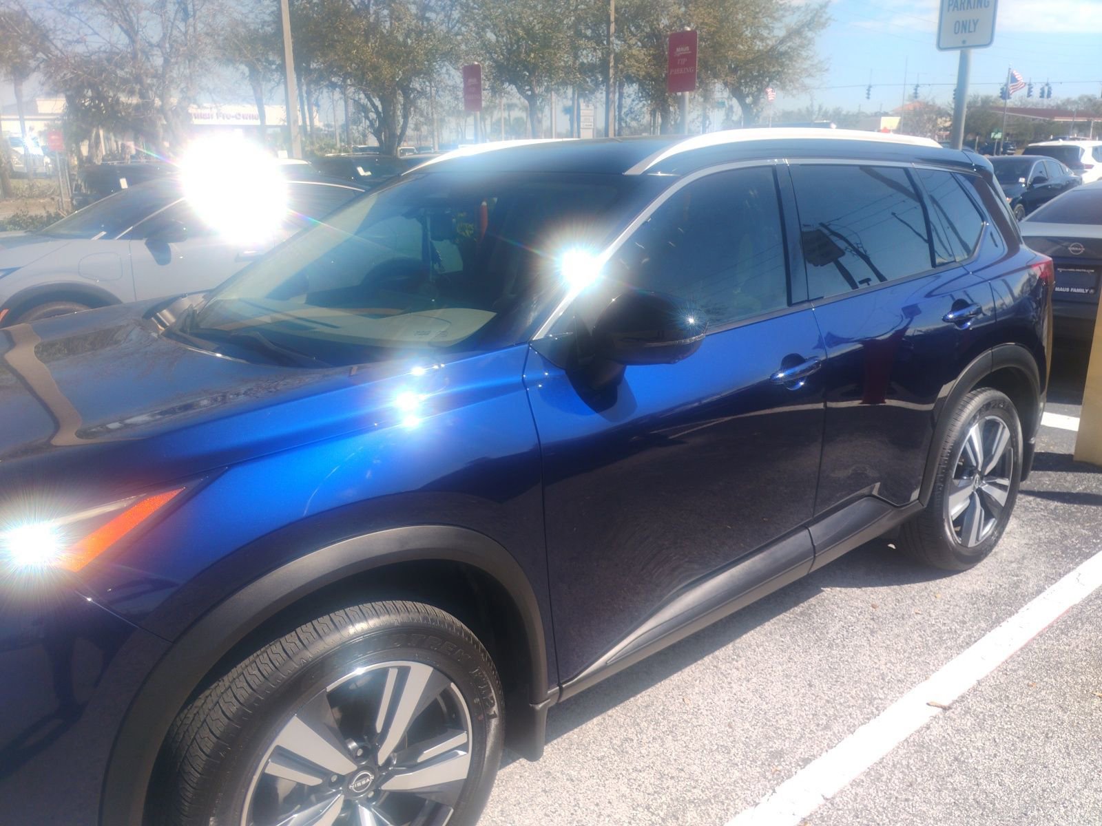 Certified 2024 Nissan Rogue SL w/ SL Premium Package image 3