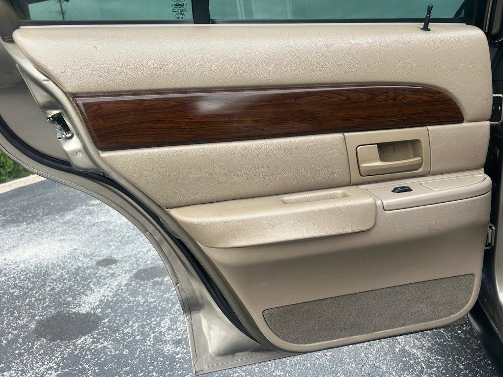 Used 2003 Mercury Grand Marquis LSE RWD image 13