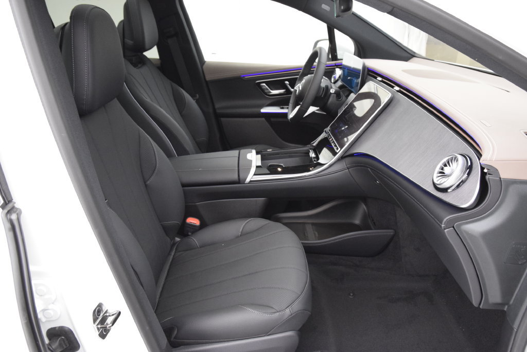 New 2027 Mercedes-Benz EQE 320 4MATIC SUV image 16