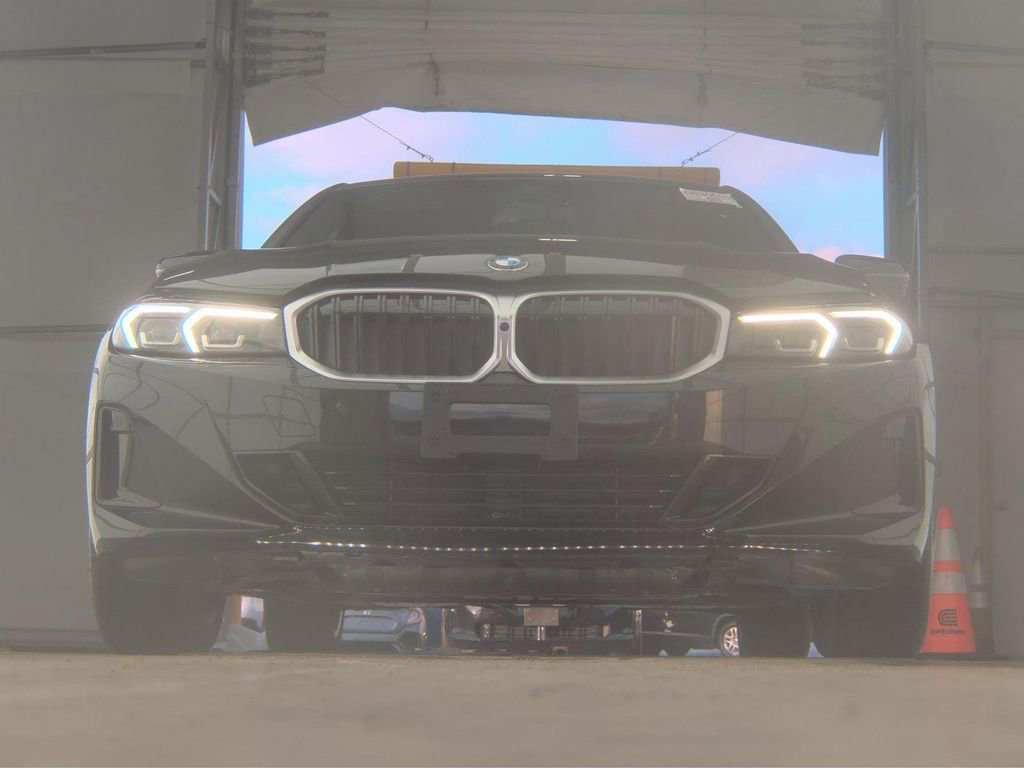 Used 2025 BMW 330i xDrive Sedan w/ Premium Package image 9