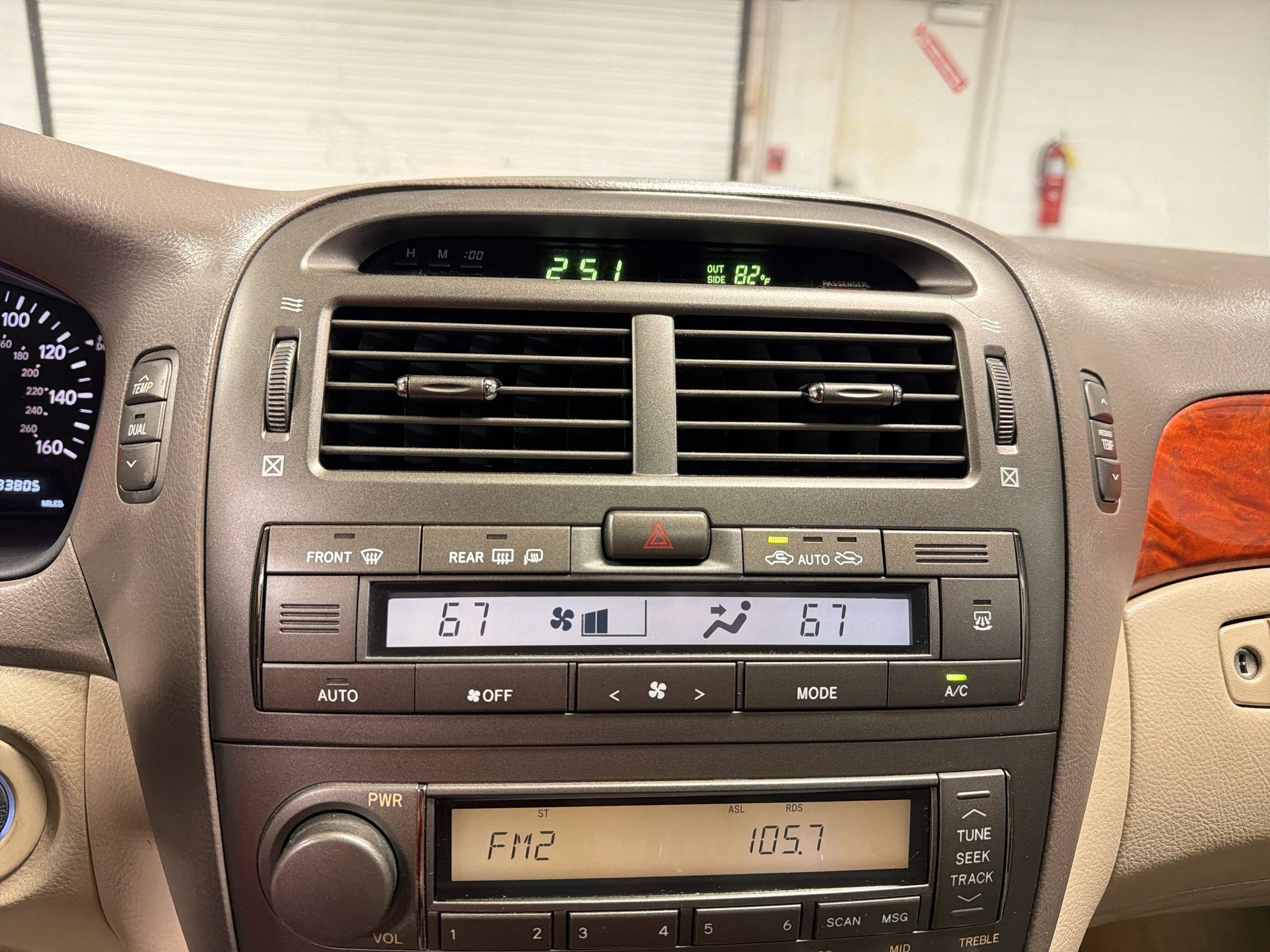 Used 2002 Lexus LS 430 RWD image 21