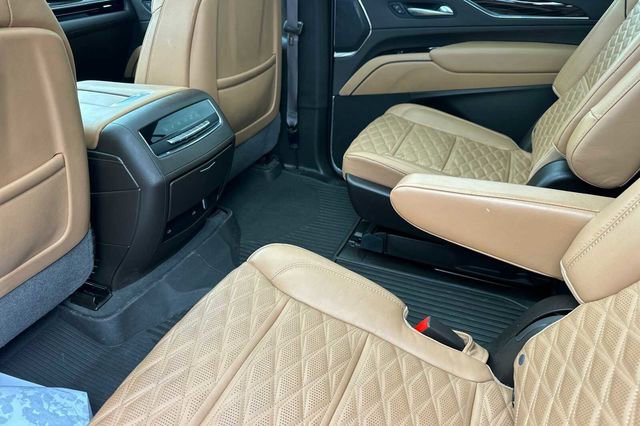 Certified 2024 Cadillac Escalade ESV Sport image 12