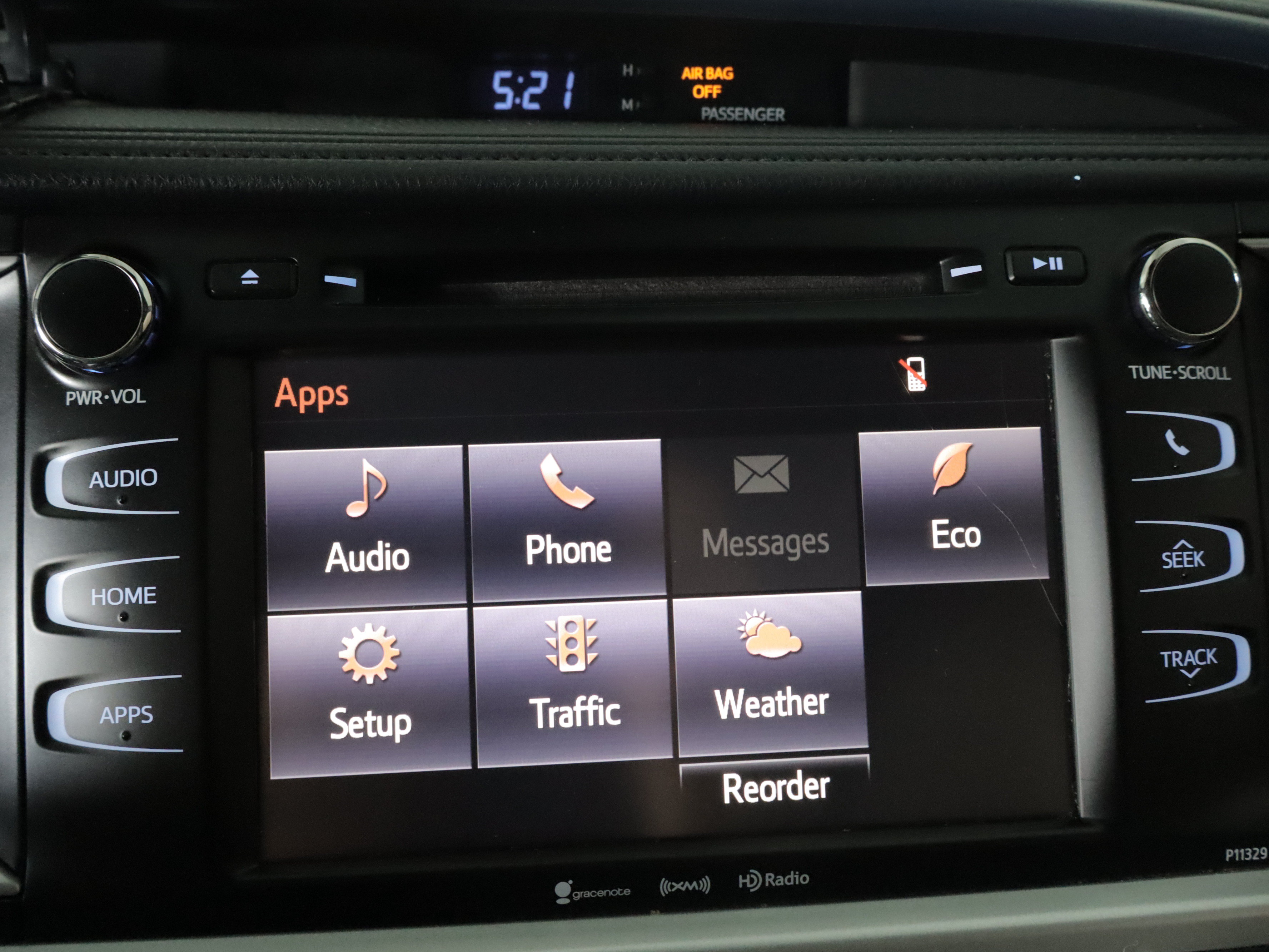 Used 2018 Toyota Highlander Plus AWD/4WD image 16