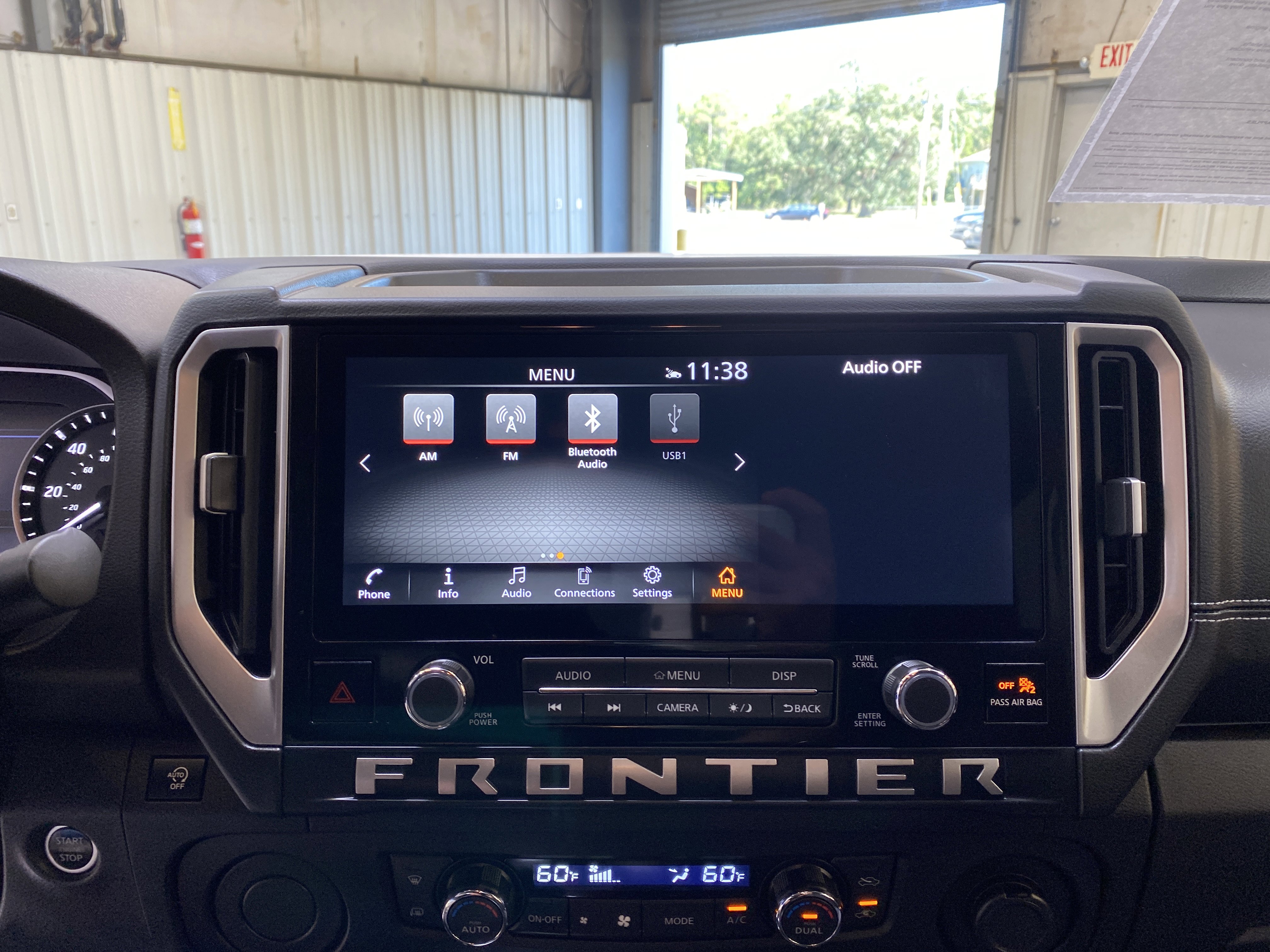 Used 2025 Nissan Frontier SV w/ SV Convenience Package image 35