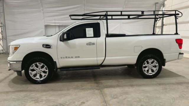 Used 2017 Nissan Titan SV image 5