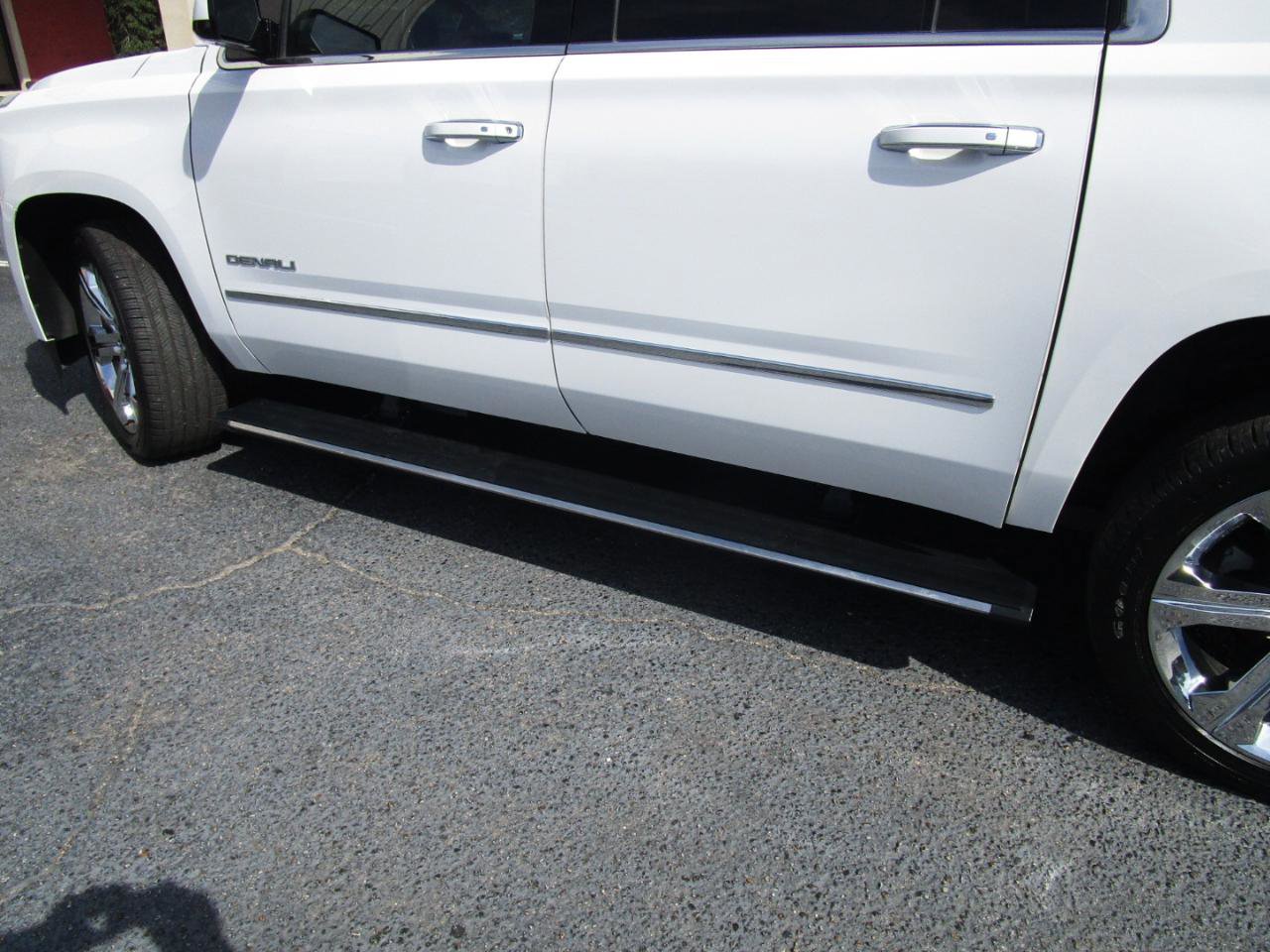 Used 2018 GMC Yukon XL Denali w/ Denali Ultimate Package RWD image 26