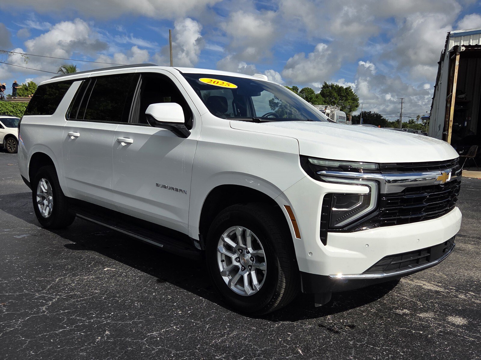 Certified 2025 Chevrolet Suburban LS RWD image 7