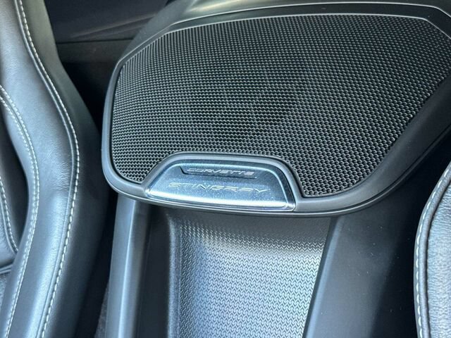 Used 2022 Chevrolet Corvette Stingray Coupe w/ 1LT RWD image 32