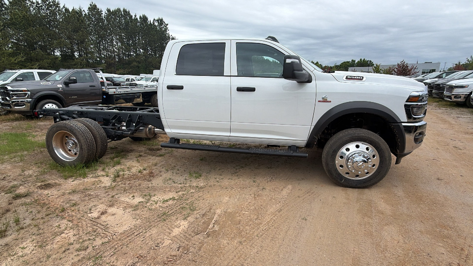 New 2026 RAM 5500 Tradesman w/ Chrome Appearance Group AWD/4WD image 7
