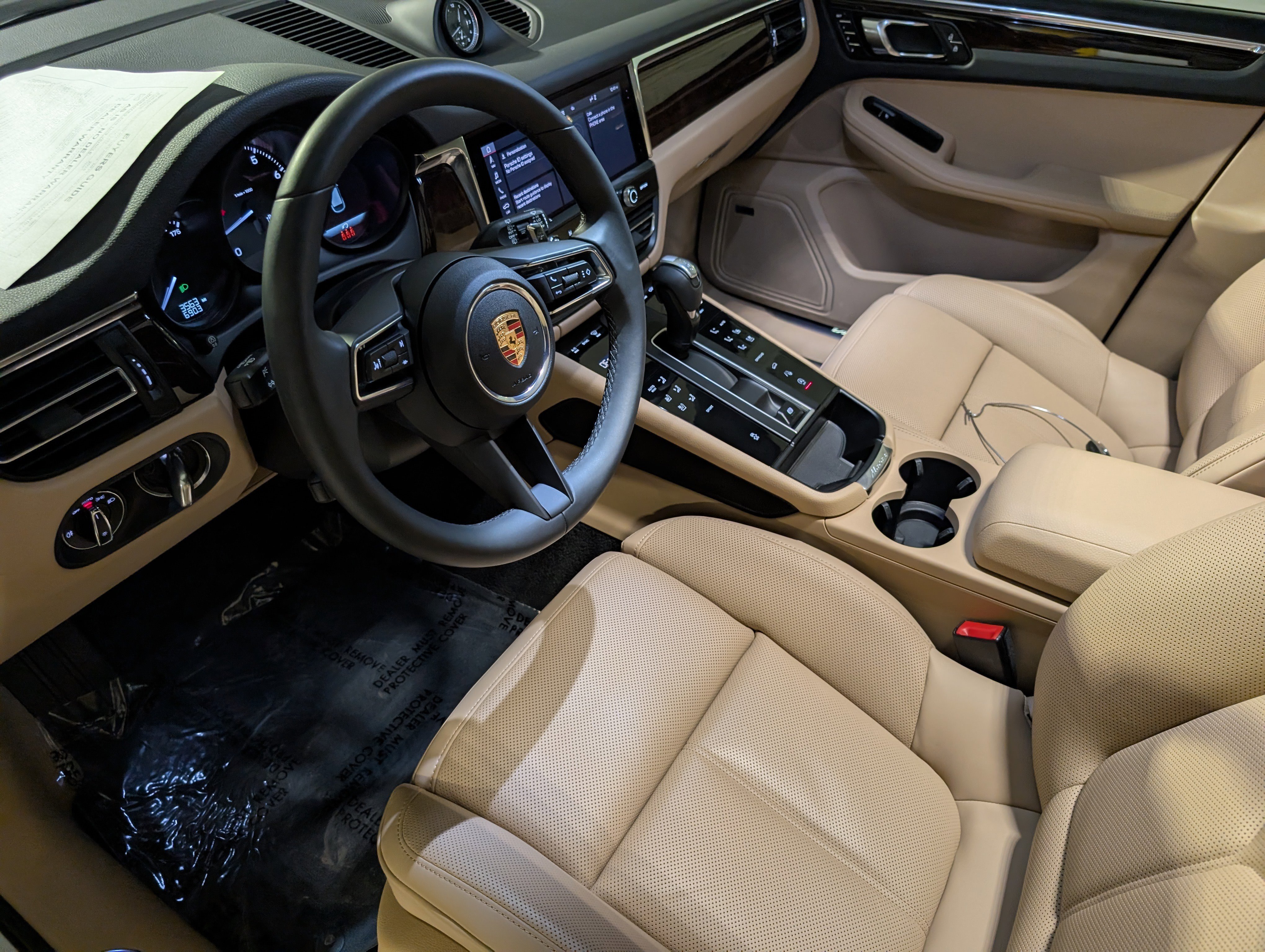 Used 2025 Porsche Macan image 4